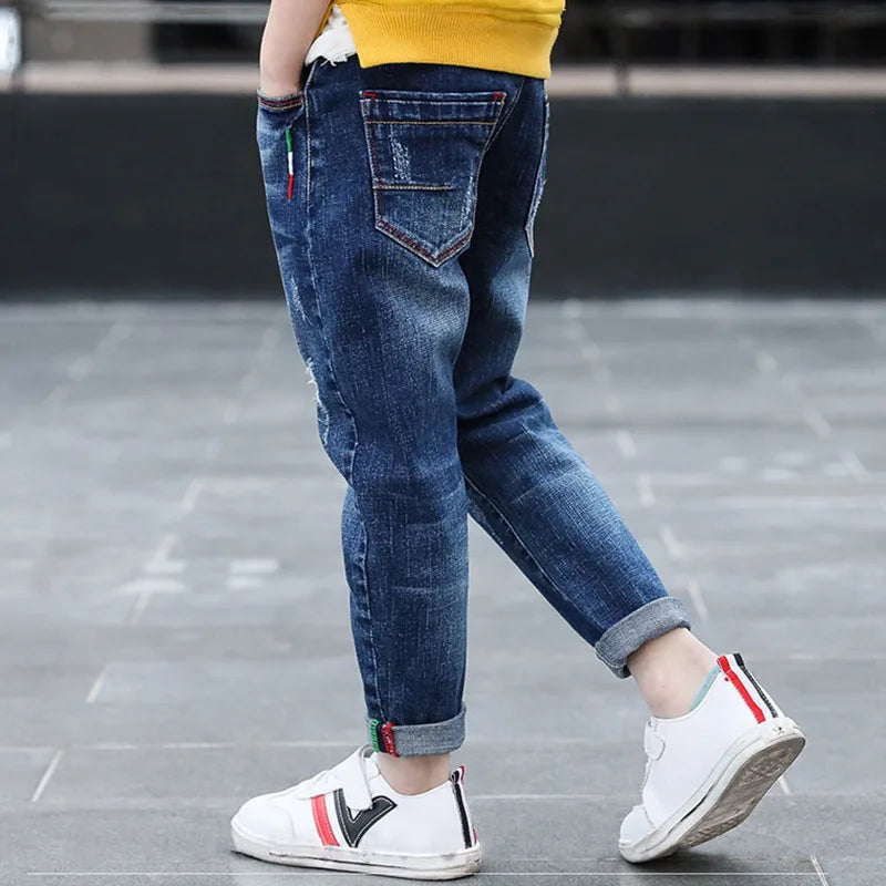 Boys Slim-Fit Jeans – Casual Everyday Denim (4–12 Years)