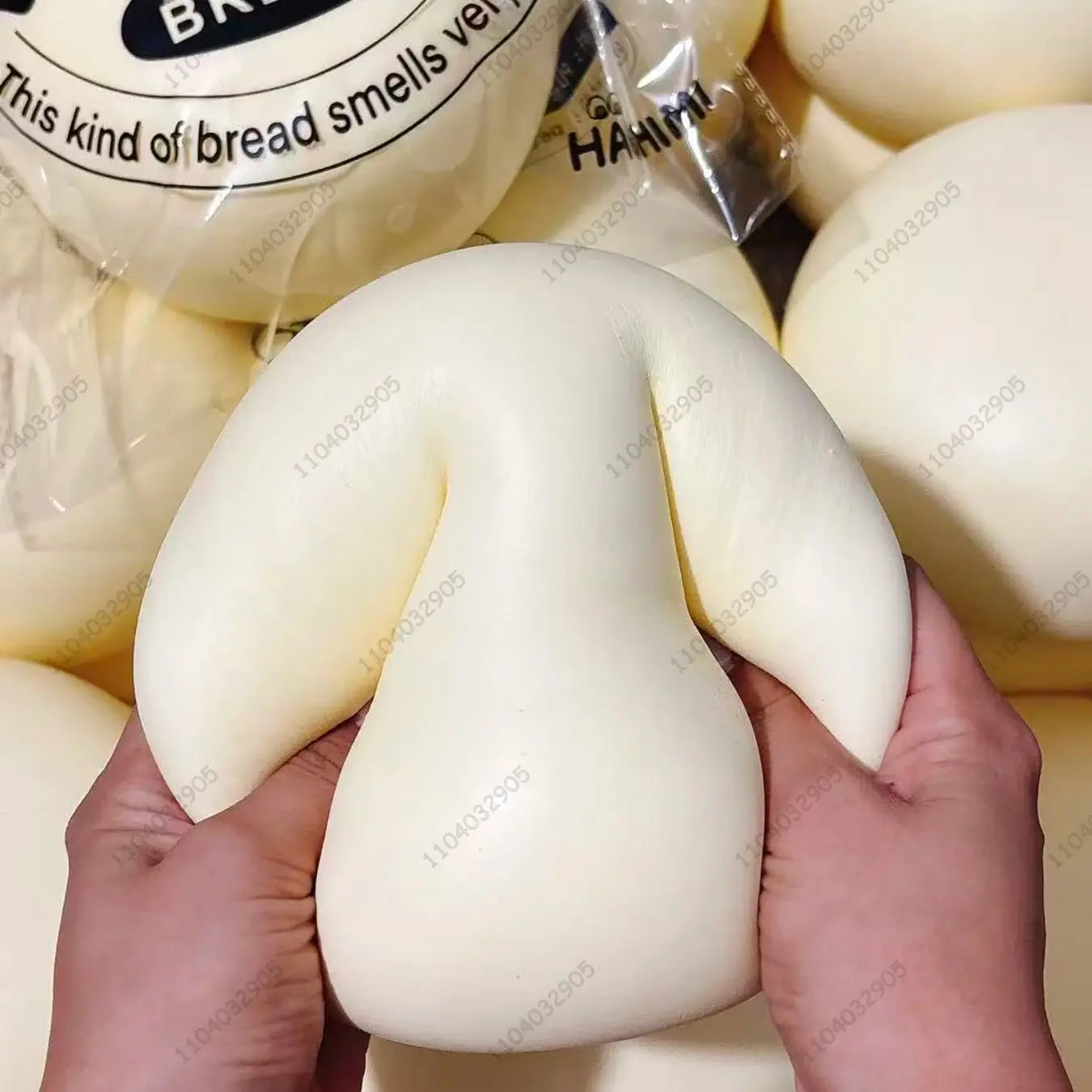 Giant Squishy Milk Bun – Slow-Rise Stress Relief Fidget