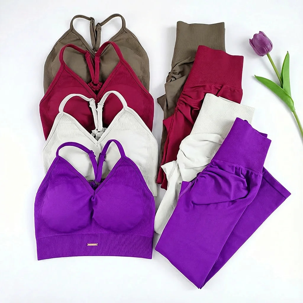 Seamless Yoga Set – High-Waist Leggings & Supportive Sports Bra